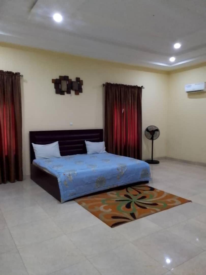 Dumeros Abuja Esterno foto
