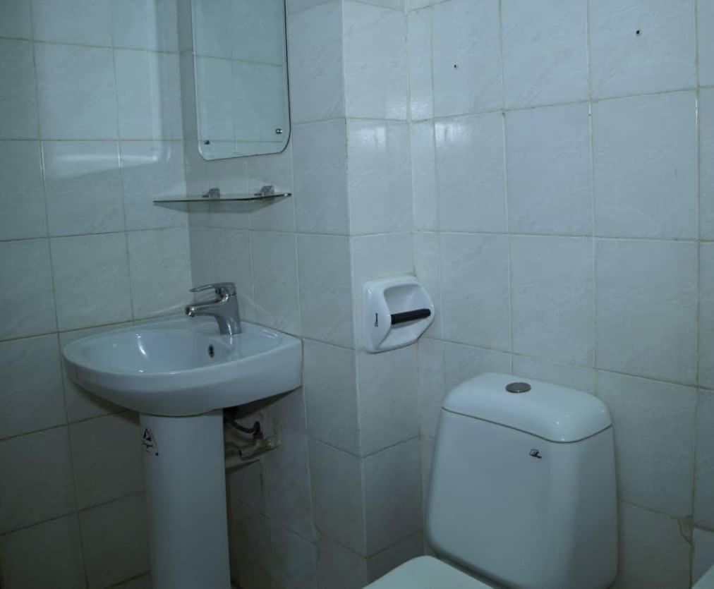 Dumeros Abuja Esterno foto